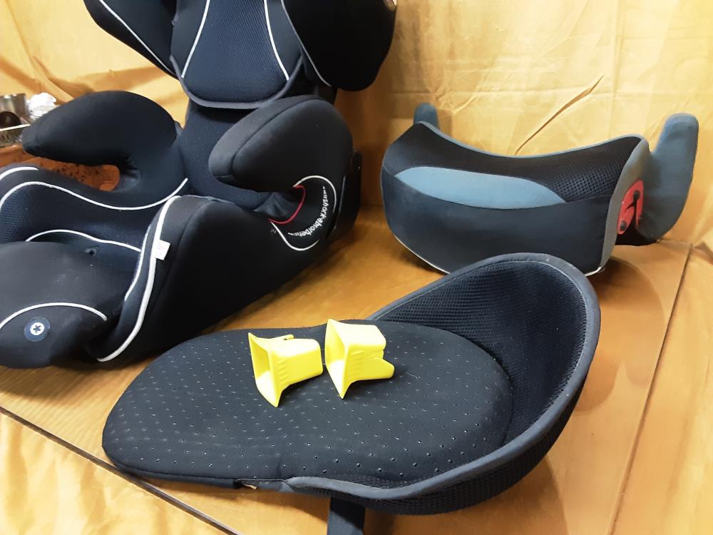 SIEGE AUTO REHAUSSEUR AVEC ACCESSOIRES