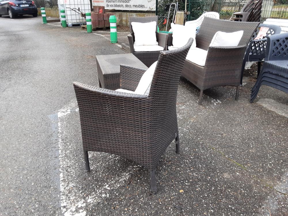 SALON DE JARDIN 1BANQUETTE 2 FAUTEUILS+ TABLE BASSE AVEC COUSSINS