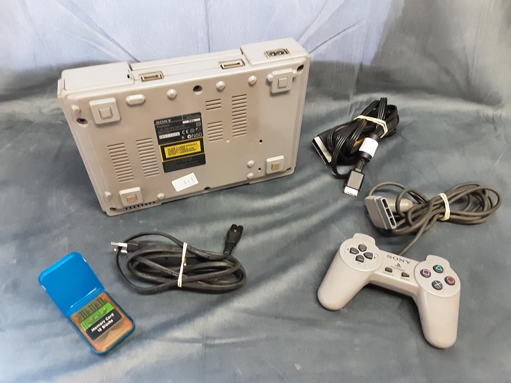 CONSOLE DE JEUX PS1 + MEMORY CARD