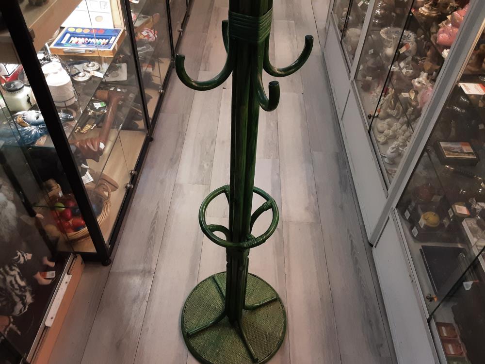 PORTE MANTEAUX ROTIN VERT