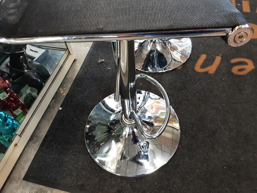 TABOURET TISSU NOIR AJOURE REGLABLE EN HAUTEUR