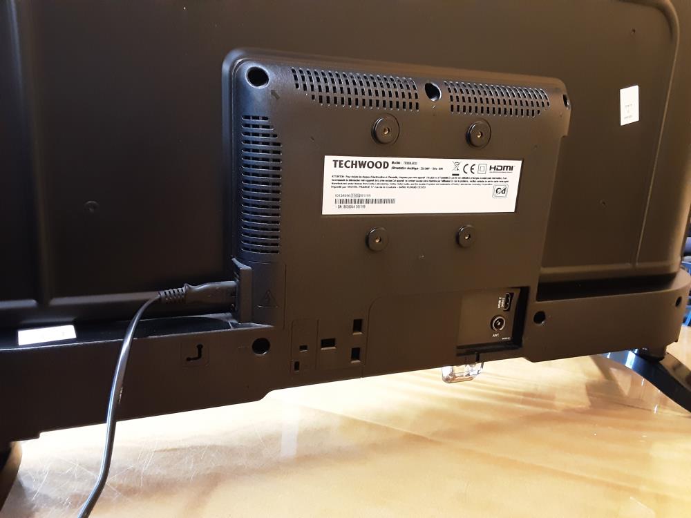 TELEVISEUR TECHWOOD HDMI 80CM