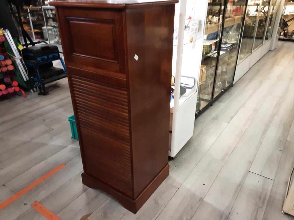 MEUBLE 1 PTE RIDEAU 1 NICHE EN MERISIER