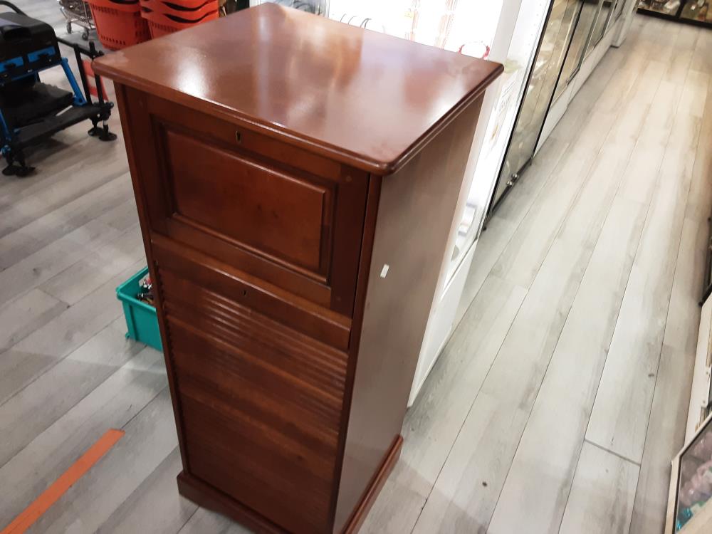 MEUBLE 1 PTE RIDEAU 1 NICHE EN MERISIER