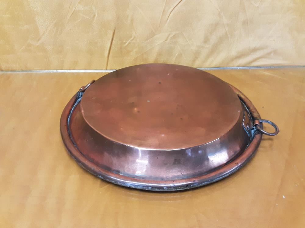 PLAT ROND EN CUIVRE A ANSES