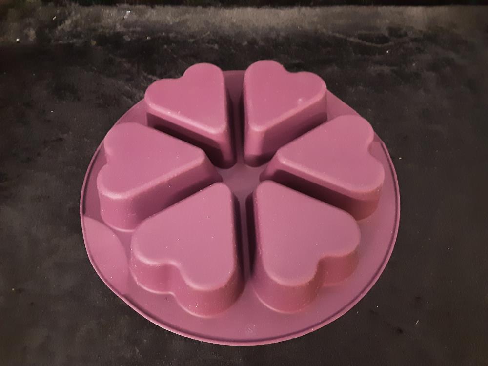 MOULE EN SILICONE ROND TUPPERWARE JAMAIS UTILISÉ - 6 COEURS