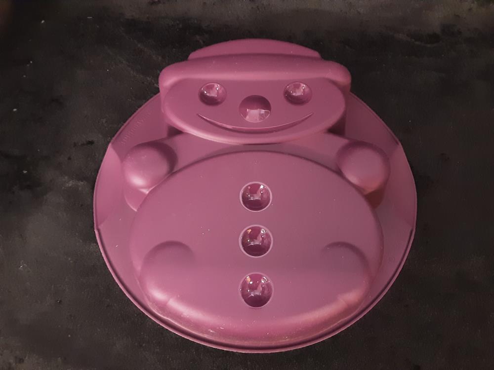 MOULE EN SILICONE ROND TUPPERWARE JAMAIS UTILISÉ - BONHOMME DE NEIGE