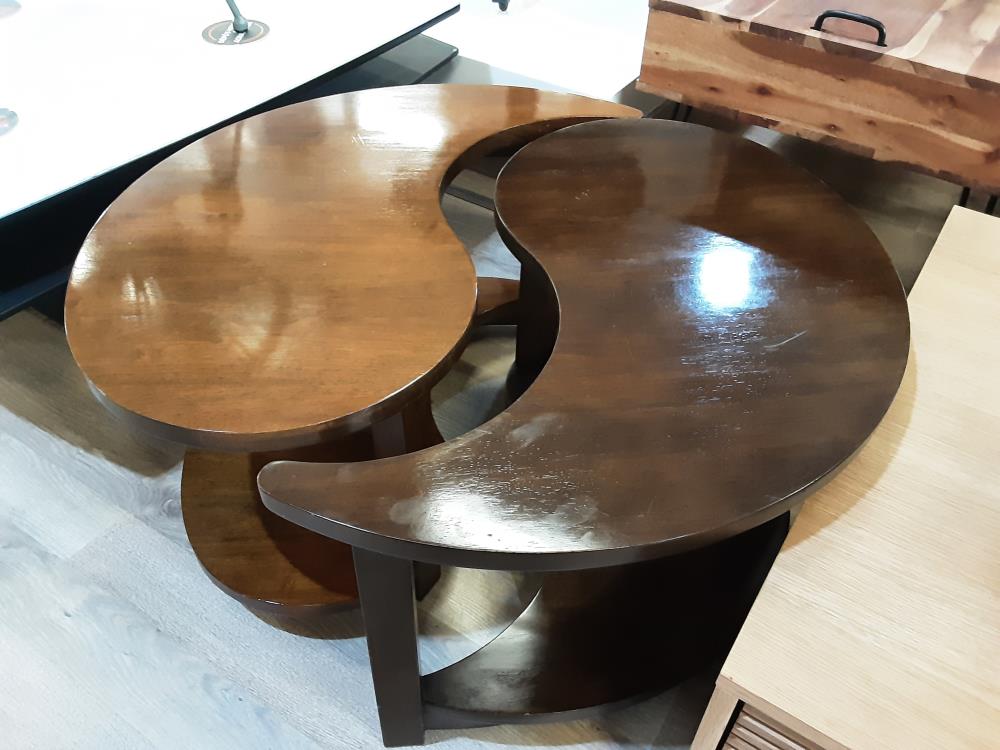 TABLE BASSE RONDE YING-YANG COLORIS BOIS BICOLORE