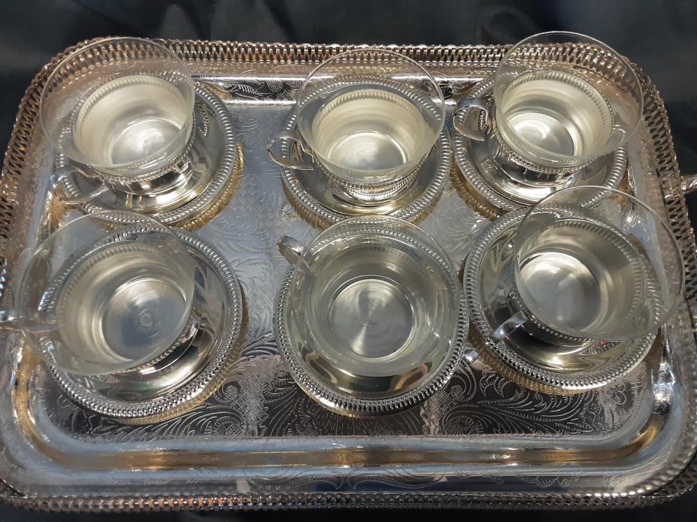 PLATEAU AVEC 6 TASSES A THE M.A