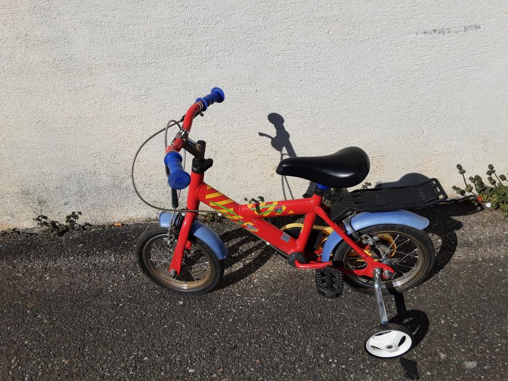 VELO ENFANT KIDO ROUGE ET BLEU 12P
