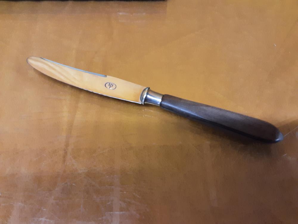 COFFRET DE 12 COUTEAUX A FROMAGE