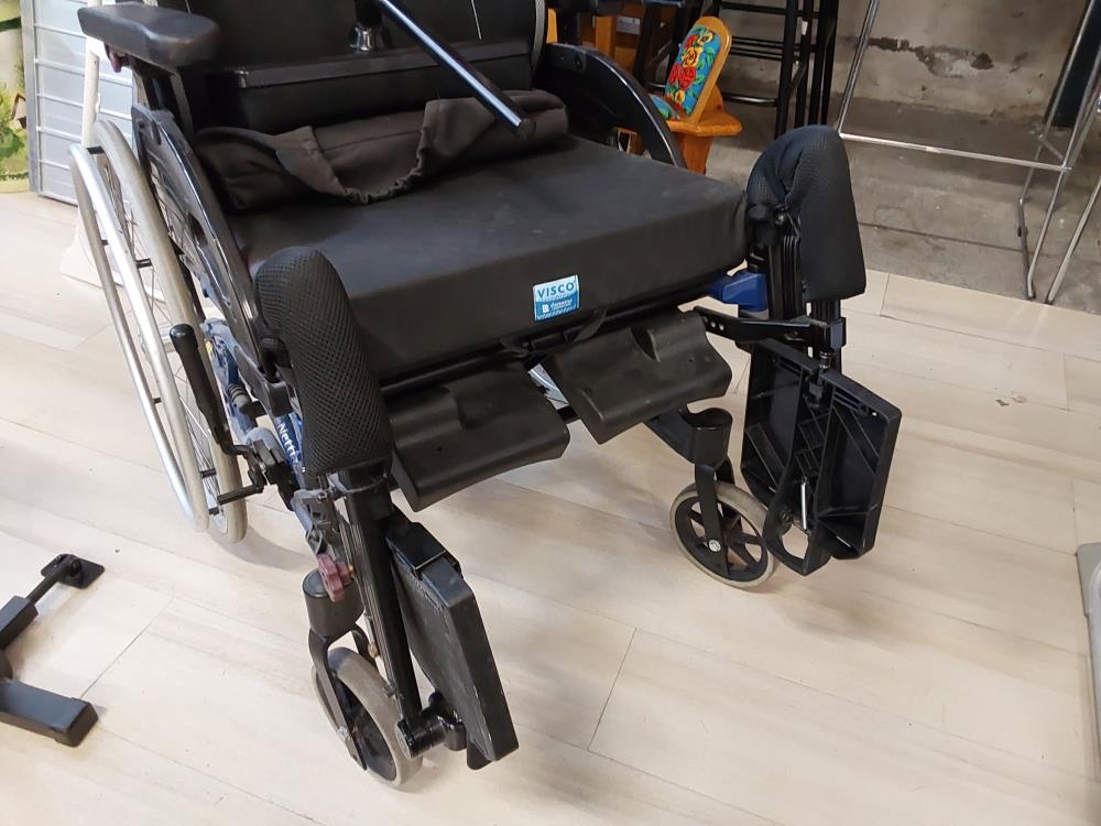 FAUTEUIL ROULANT VISCO