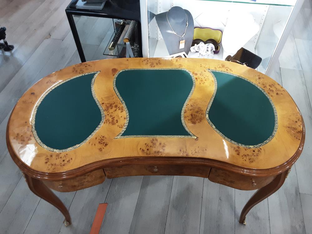 BUREAU HARICOT 3 TIROIRS