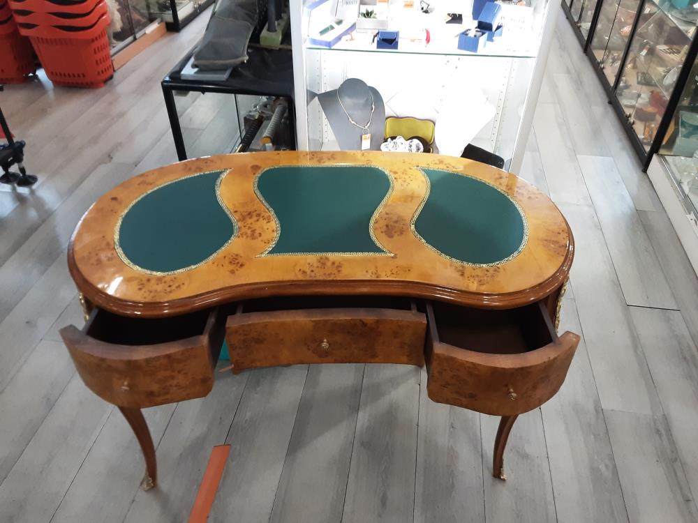 BUREAU HARICOT 3 TIROIRS