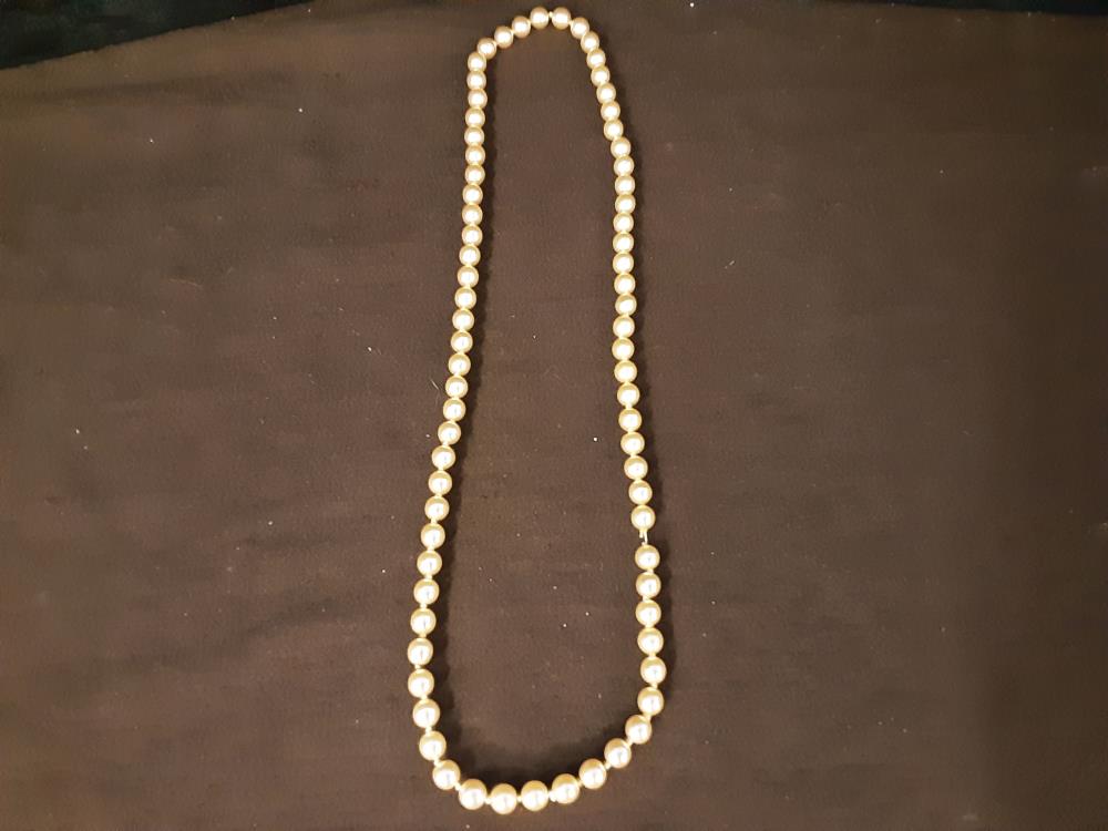 COLLIER PERLES BLANCHES
