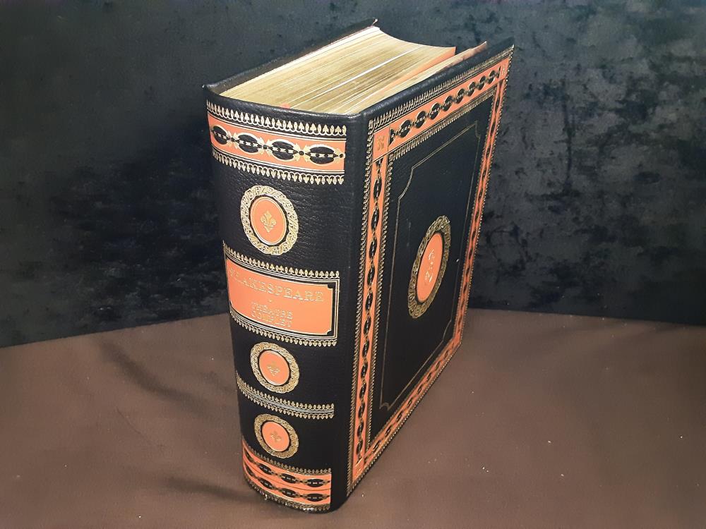 LIVRE "SHAKESPEARE THEATRE COMPLET"