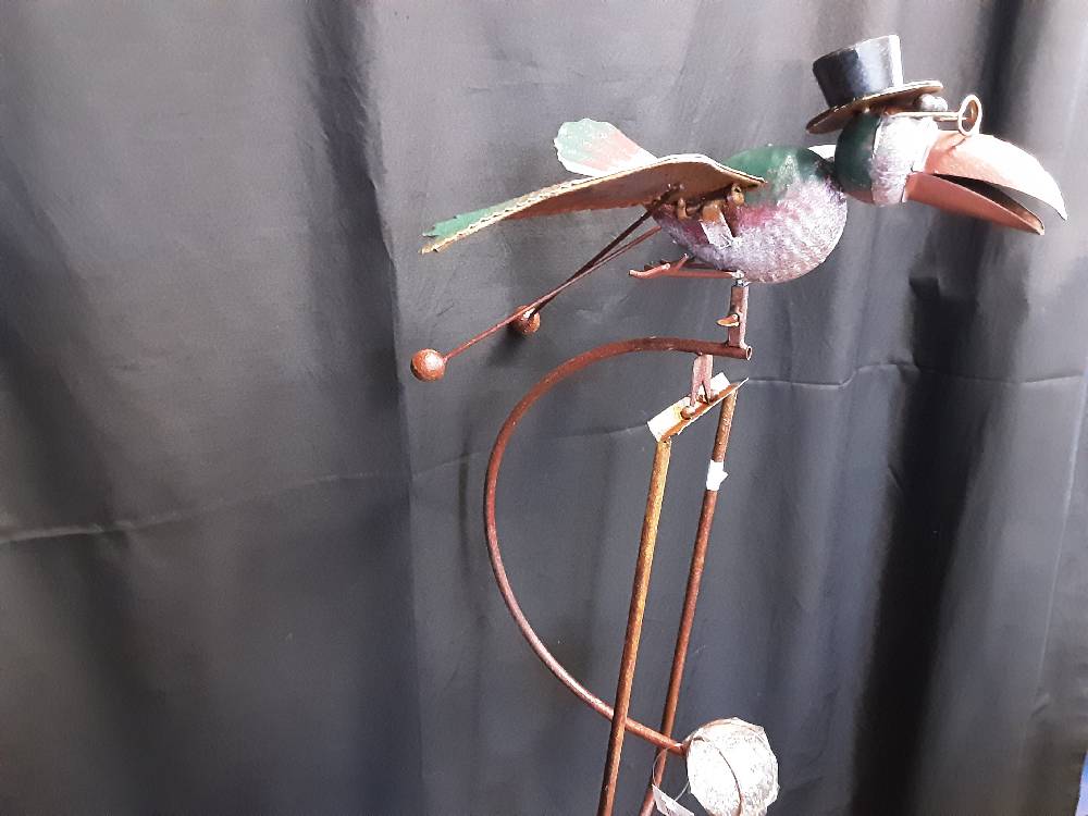 MOBILE METAL D'EXTERIEUR CORBEAU EN VOL AVEC BOULE VERRE (YAA-228Y2222)