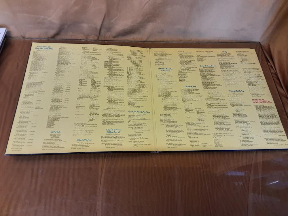 VINYLE 33T STEVIE WONDER HOTTER THAN JULY