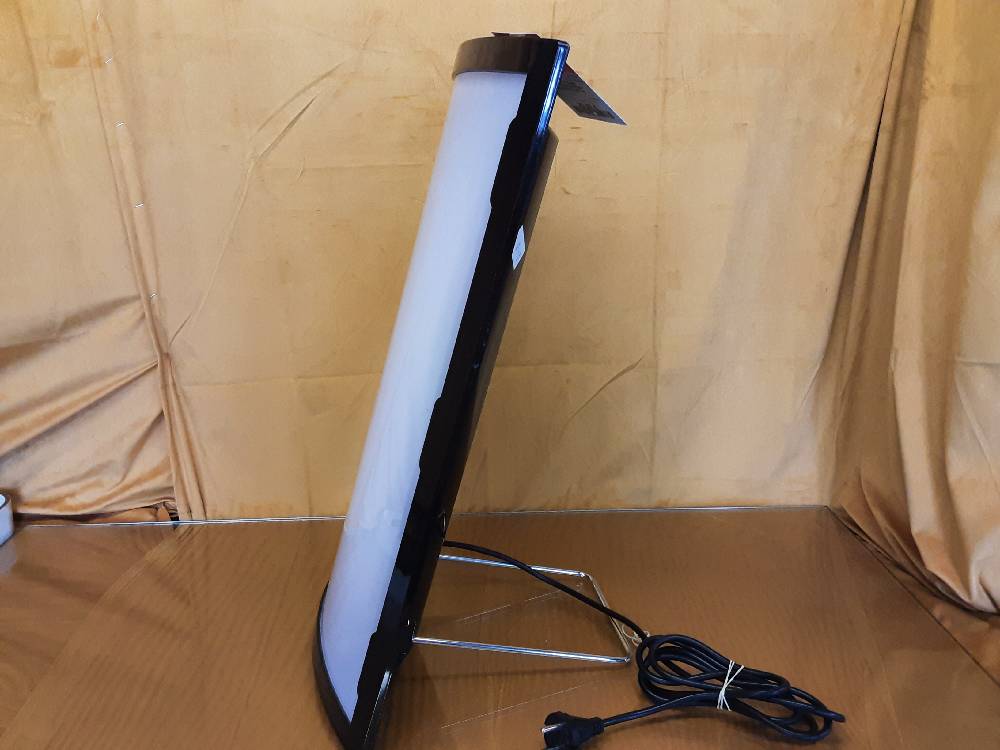 LAMPE A POSER RECTANGULAIRE EN PLASTIQUE DAYVIA