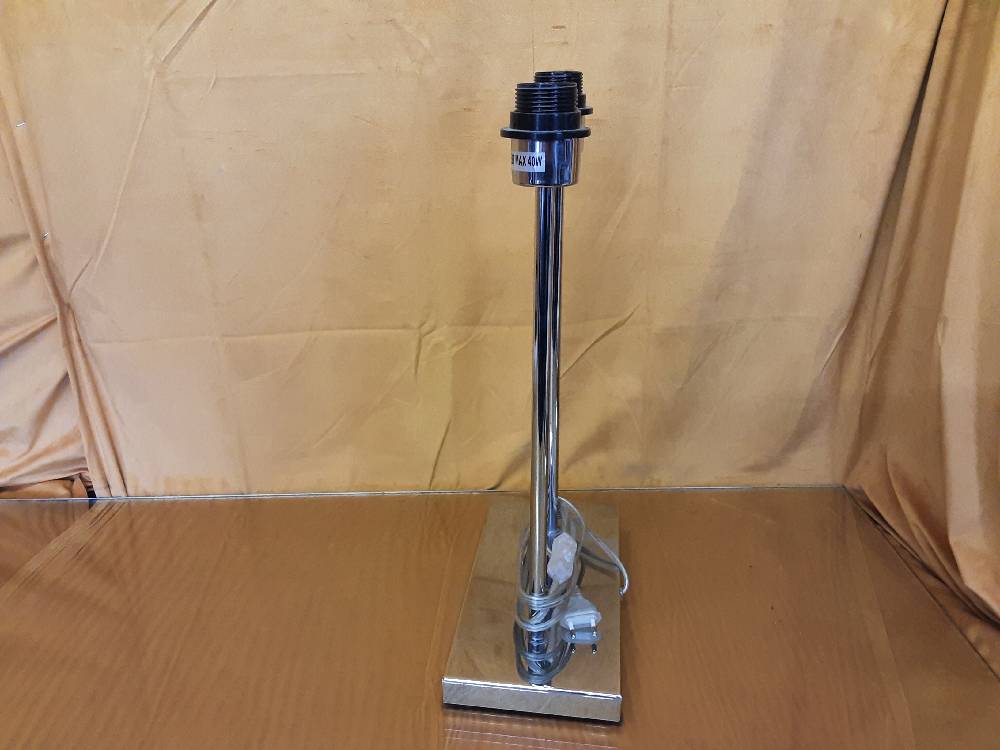 PIED DE LAMPE DEUX FEUX EN MÉTAL CHROMÉ