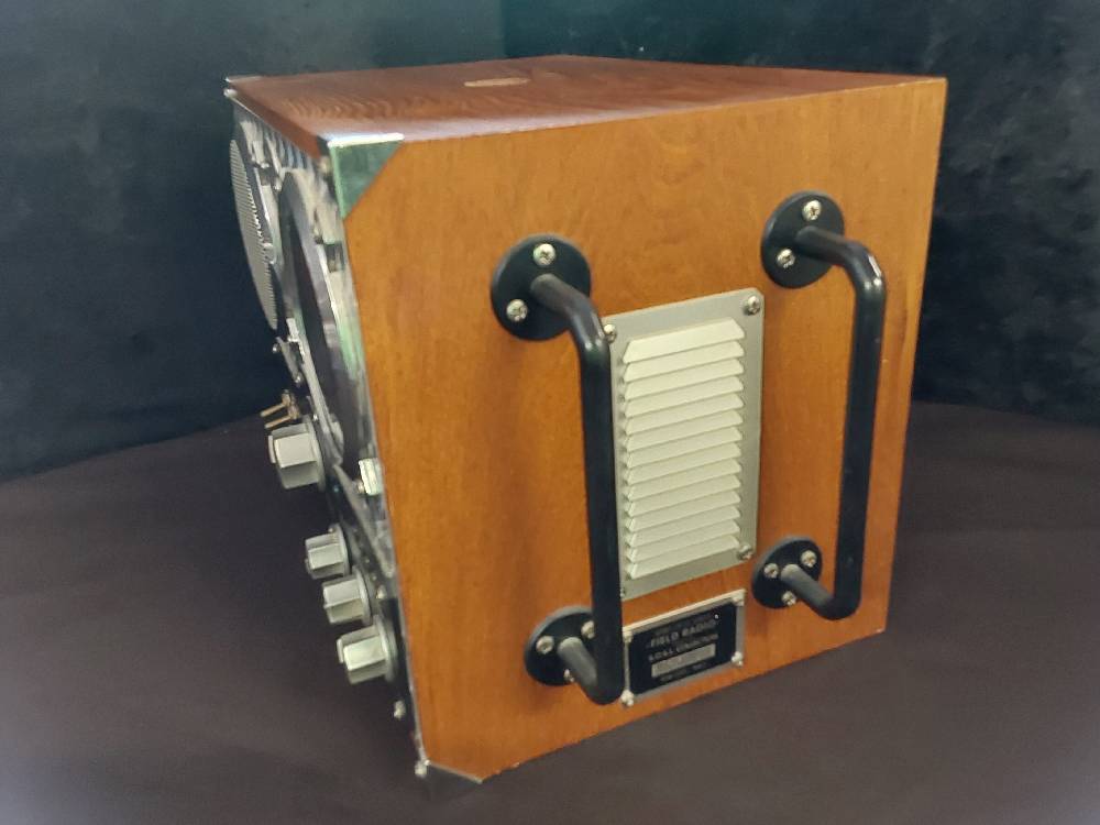 RADIO CARRÉE STYLE VINTAGE MARQUE SPIRIT OF SAINT LOUIS