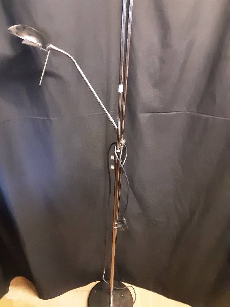 LAMPE HALOGÈNE AVEC LISSEUSE SUR PIED H.180CM