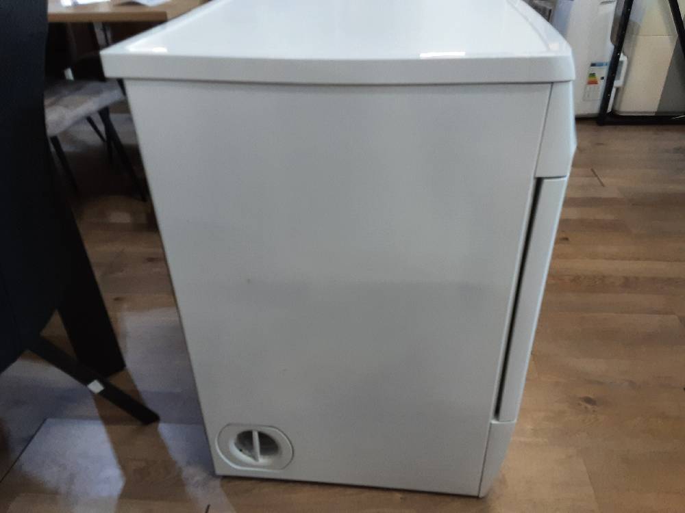 SECHE LINGE VEDETTE A ÉVACUATION 8KG