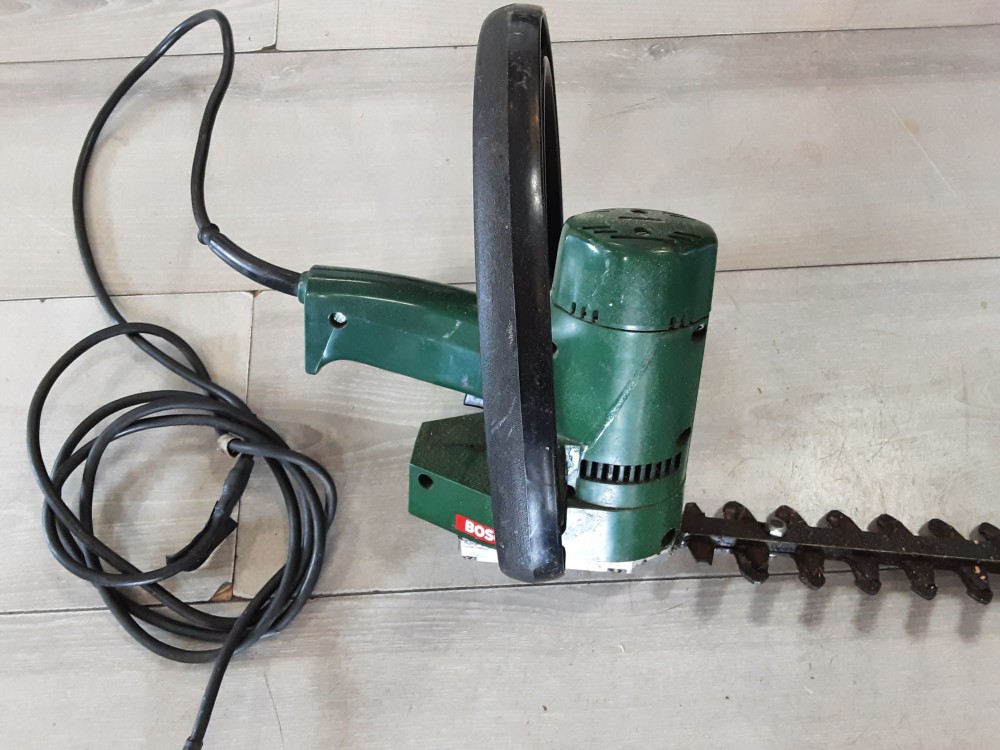 TAILLE HAIE BOSCH LAME LONG 67CM