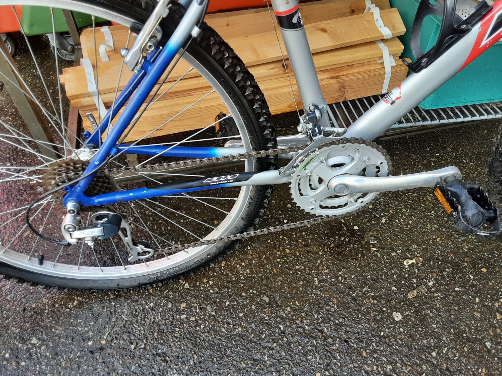 VELO SUPRA200 GRIS BLEU ROUGE 26 POUCES
