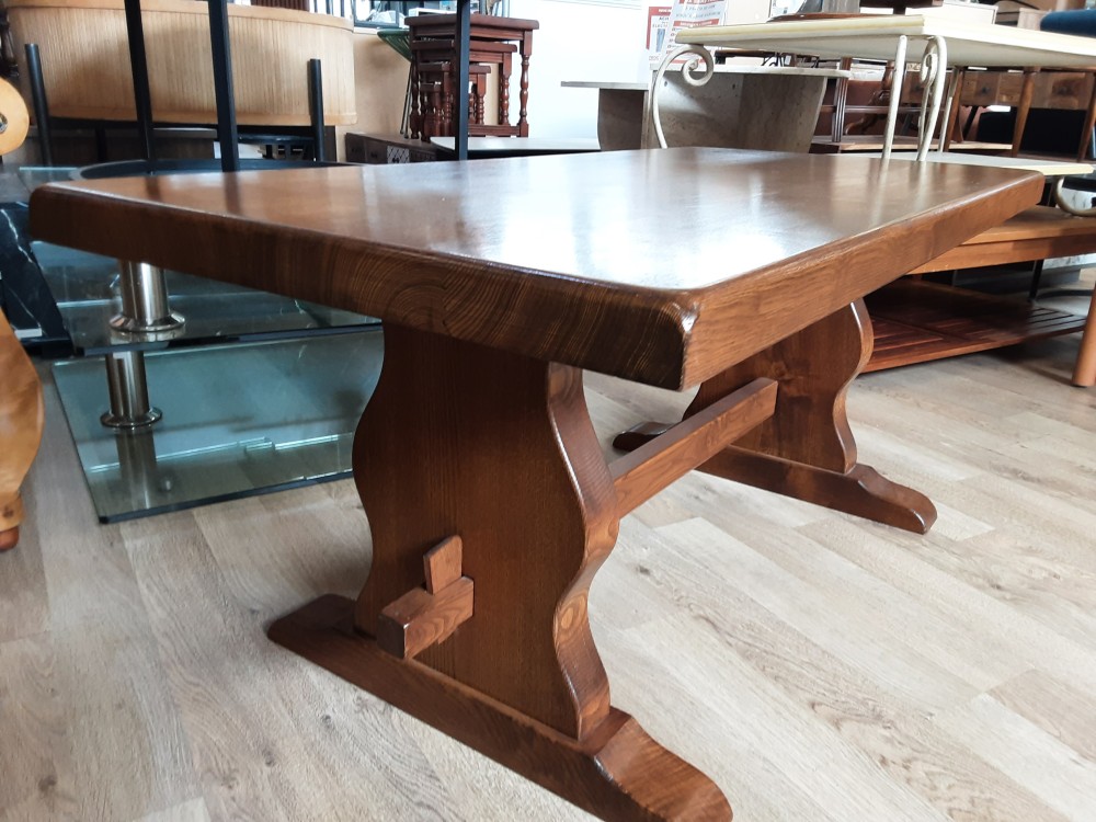 TABLE BASSE EN CHENE