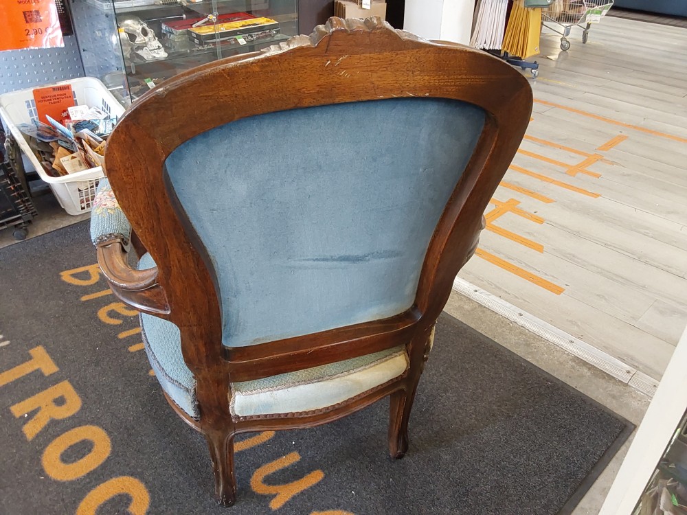 FAUTEUIL TISSU A RESTAURER BLEU ET FLEURS