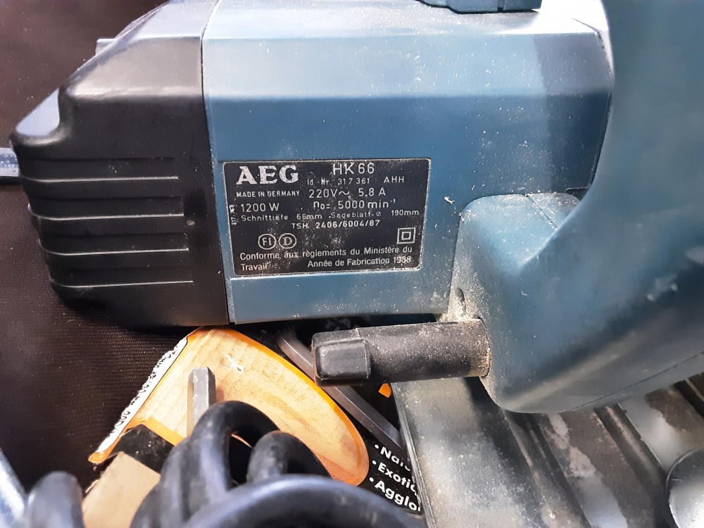 SCIE CIRCULAIRE AEG 1200W