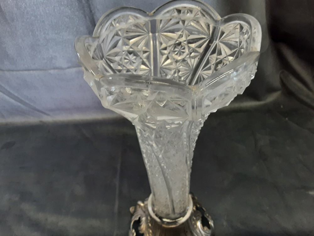 VASE VERRE TORSADE PIED METAL