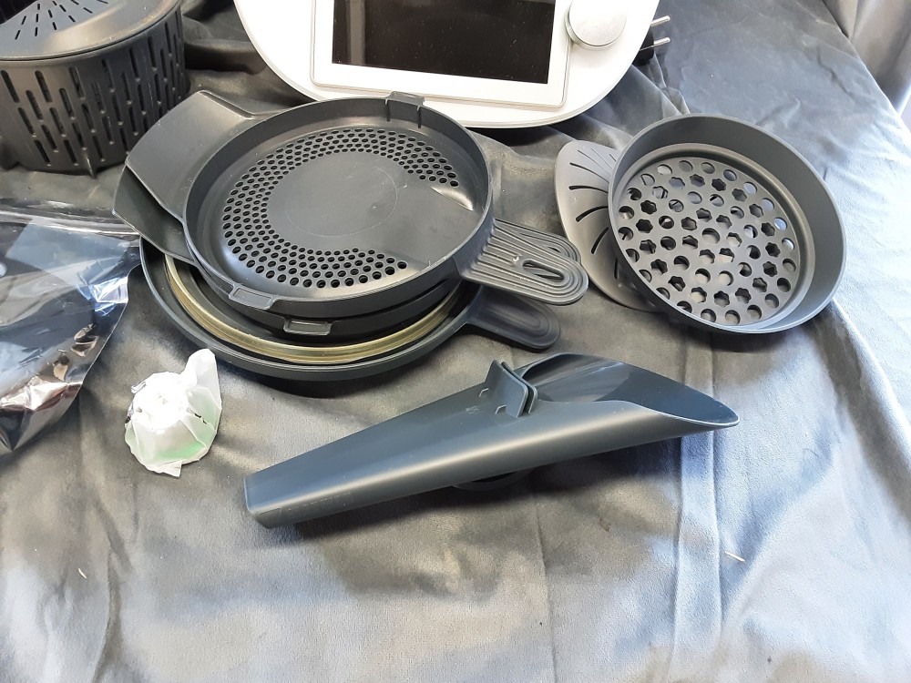 THERMOMIX VORWERK TM6 AVEC ACCESSOIRES