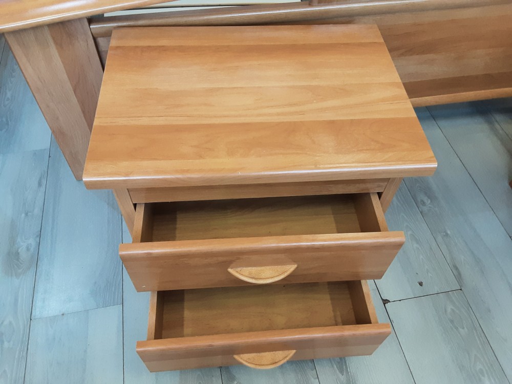 CHEVET EN BOIS 2 TIROIRS