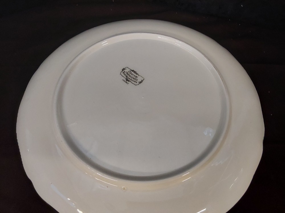 PLAT A TARTE AVEC POIGNÉE OBERNAI SARREGUEMINES DIAM.29CM