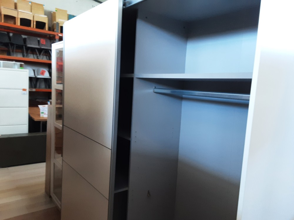 ARMOIRE 2 PORTES COULISSANTES 3 TIROIRS COLORIS NOIR ET BLANC