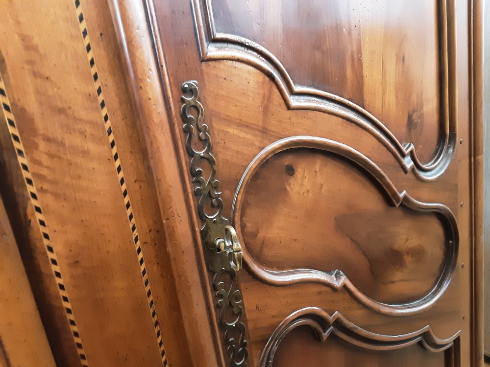 ARMOIRE 2 PORTES EN NOYER