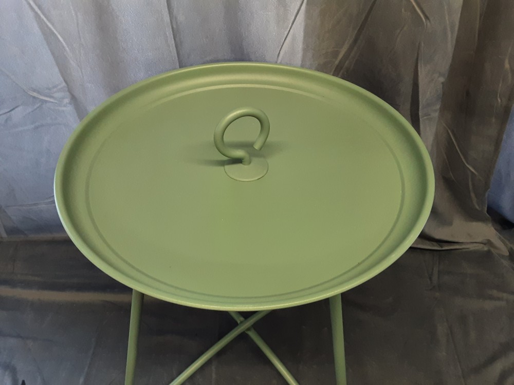 PETITE TABLE BASSE METAL VERT