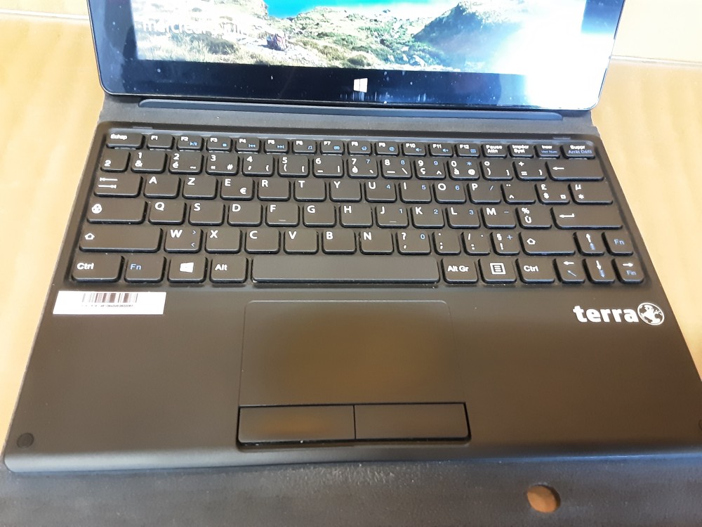 TABLETTE AVEC CHARGEUR WINDOS 11 - 2GO RAM - 30GO DE STOCKAGE