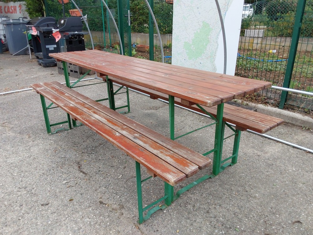TABLE+ 2 BANCS DE BRASSERIE PLIABLE