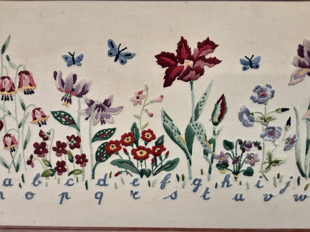 TABLEAU ABECEDAIRE TISSU BRODÉ