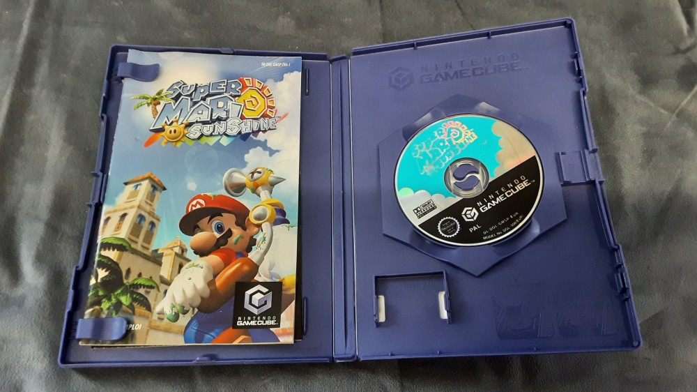JEU GAMECUBE "SUPER MARIO SUNSHINE"
