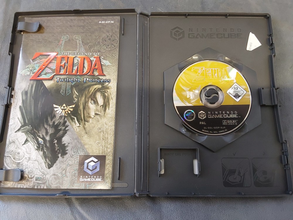 JEU GAMECUBE "THE LEGEND OF ZELDA TWILIGHT PRINCESS"