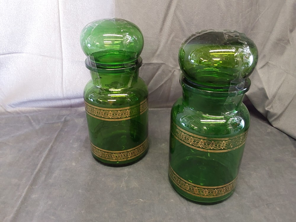 BOCAL VERRE VERT AVEC DORURE