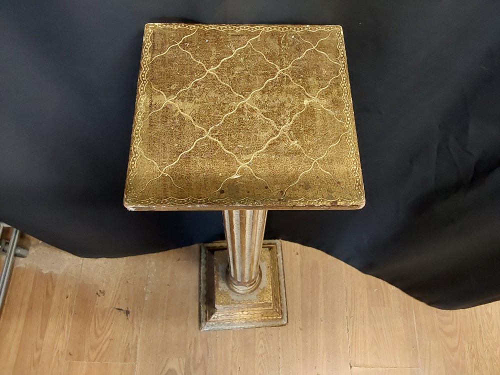 COLONNE EN BOIS DORÉ H.90 CM
