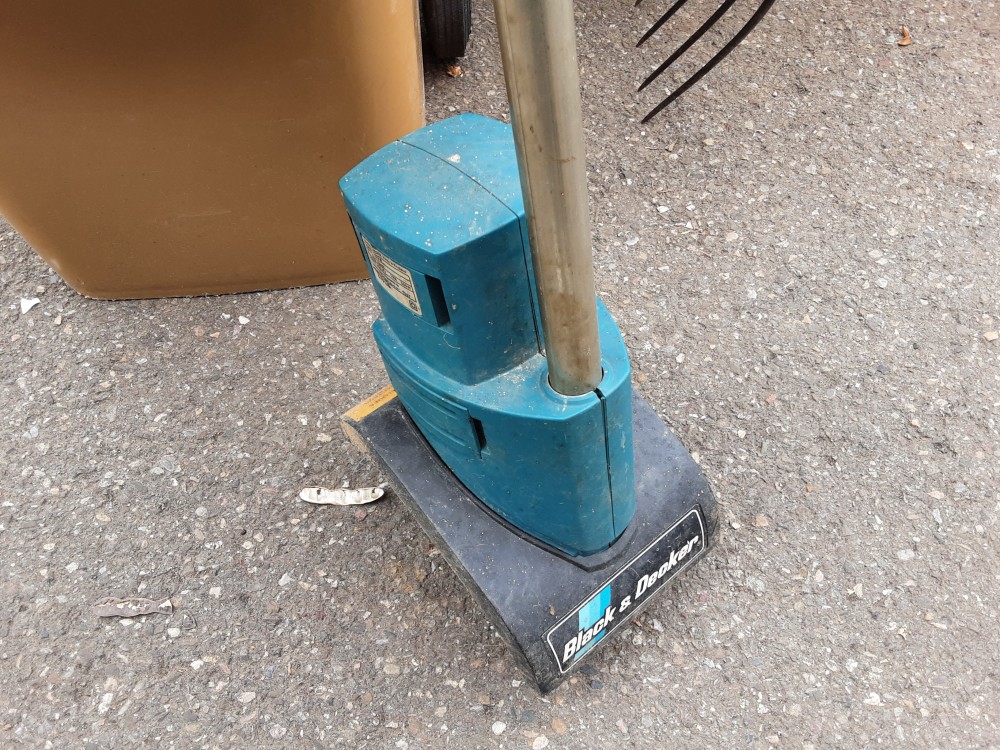 BINEUSE ELECTRIQUE BLACK&DECKER