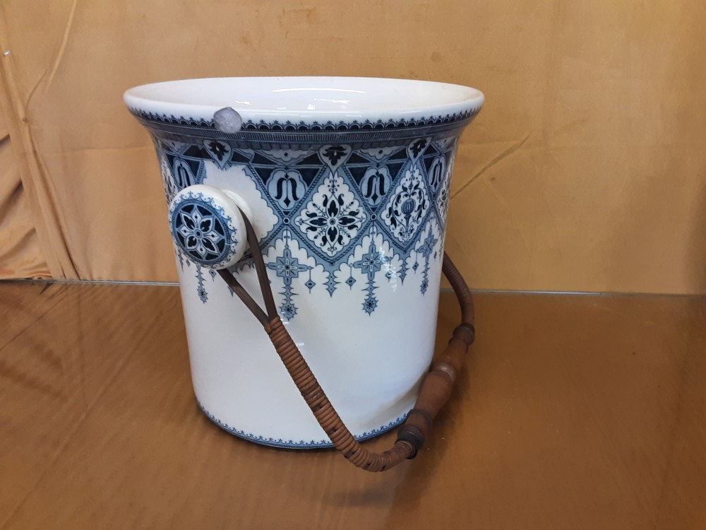 POT SANS COUVERCLE TGM ANSE EN BOIS ET OSIER SARREGUEMINES U&C BLEU A RESTAURER