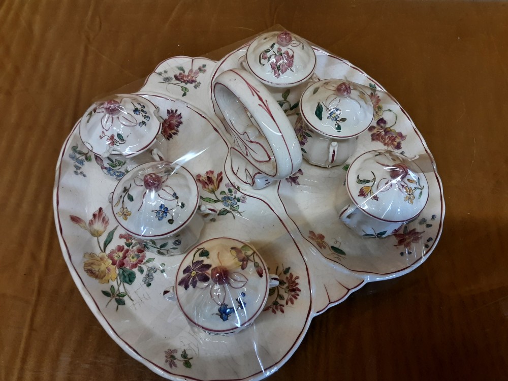 PLAT SEPARATEUR + 6 POTS A RESTAURER MOTIF FLEURS ROSES