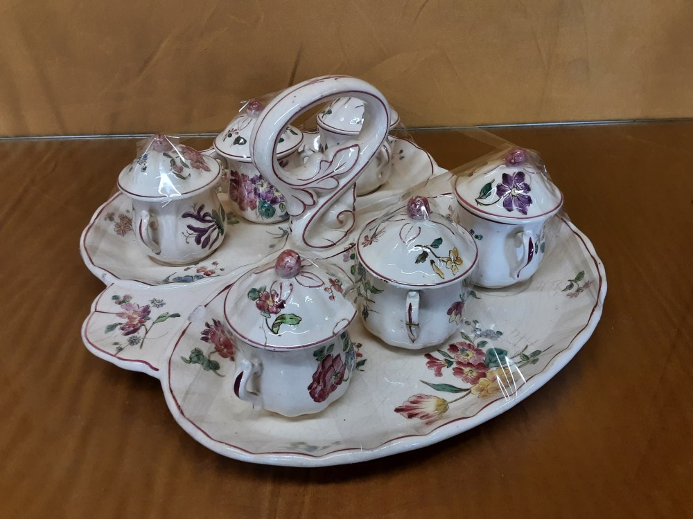 PLAT SEPARATEUR + 6 POTS A RESTAURER MOTIF FLEURS ROSES